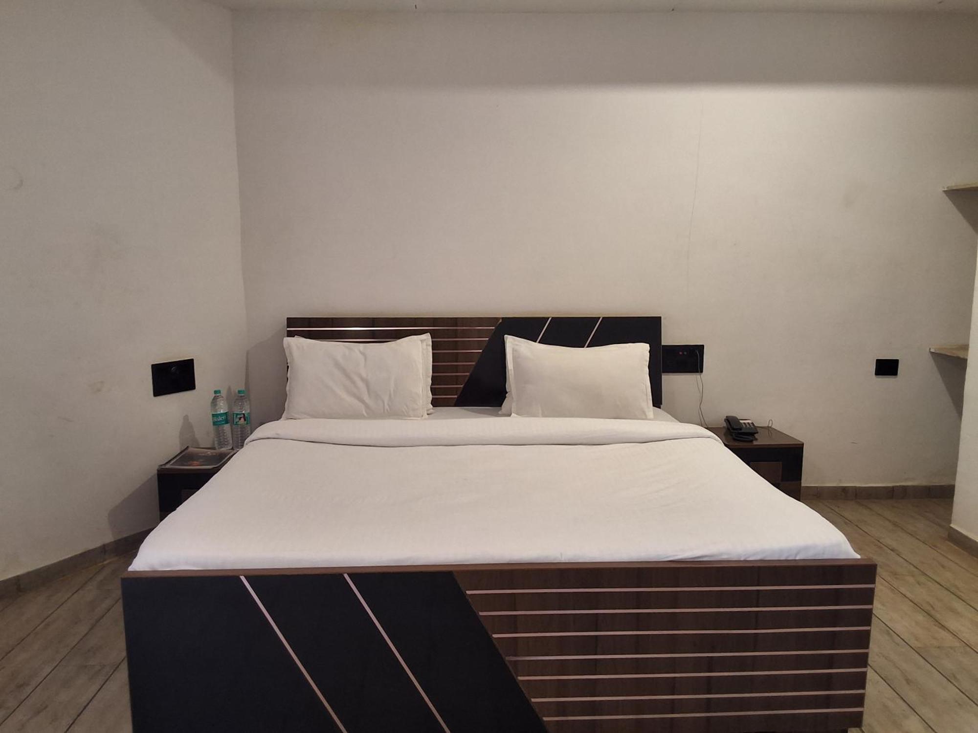 Vits Roccia Hill Resort And Adventure Park, Navapur Songadh Extérieur photo