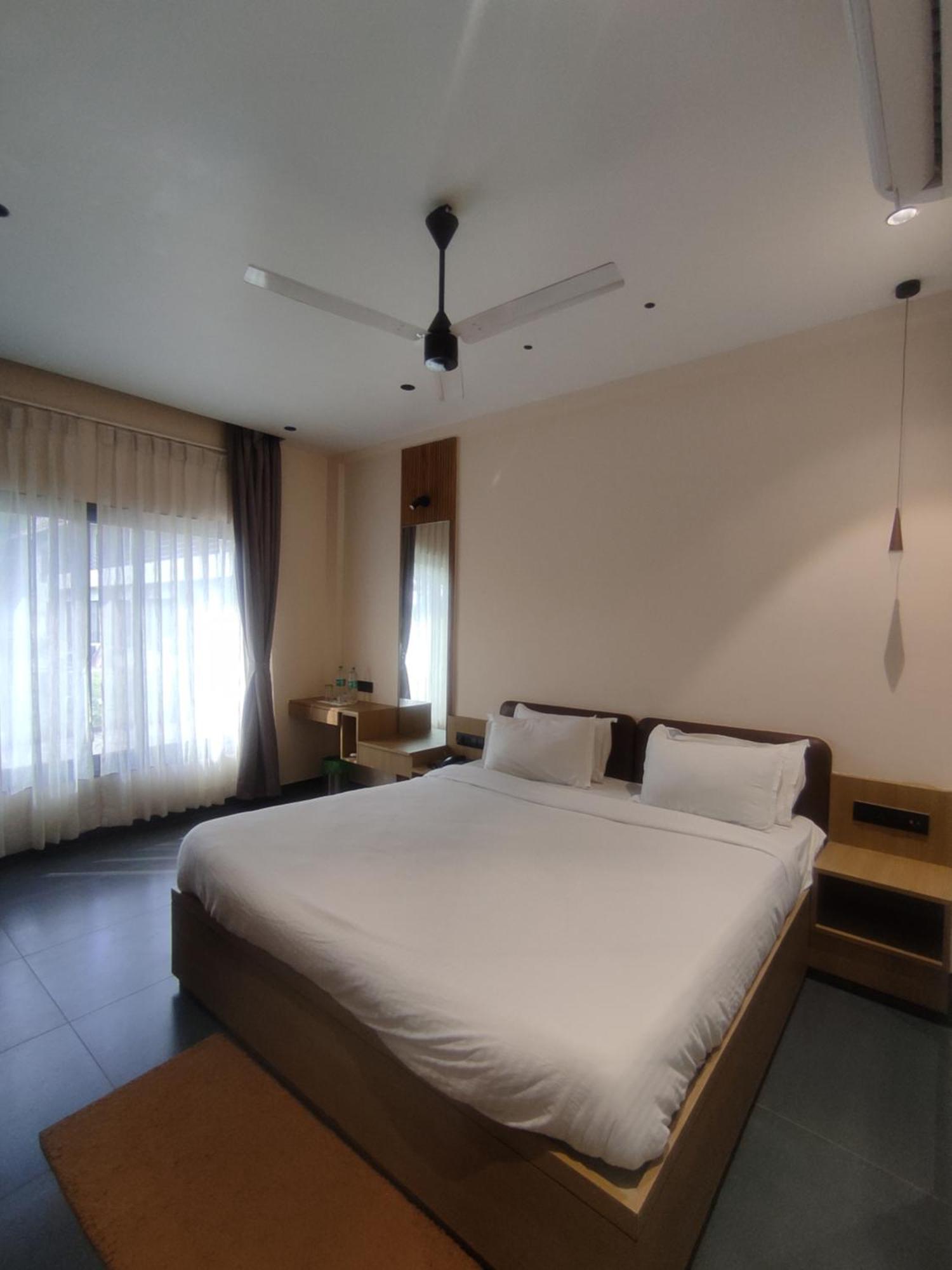 Vits Roccia Hill Resort And Adventure Park, Navapur Songadh Extérieur photo
