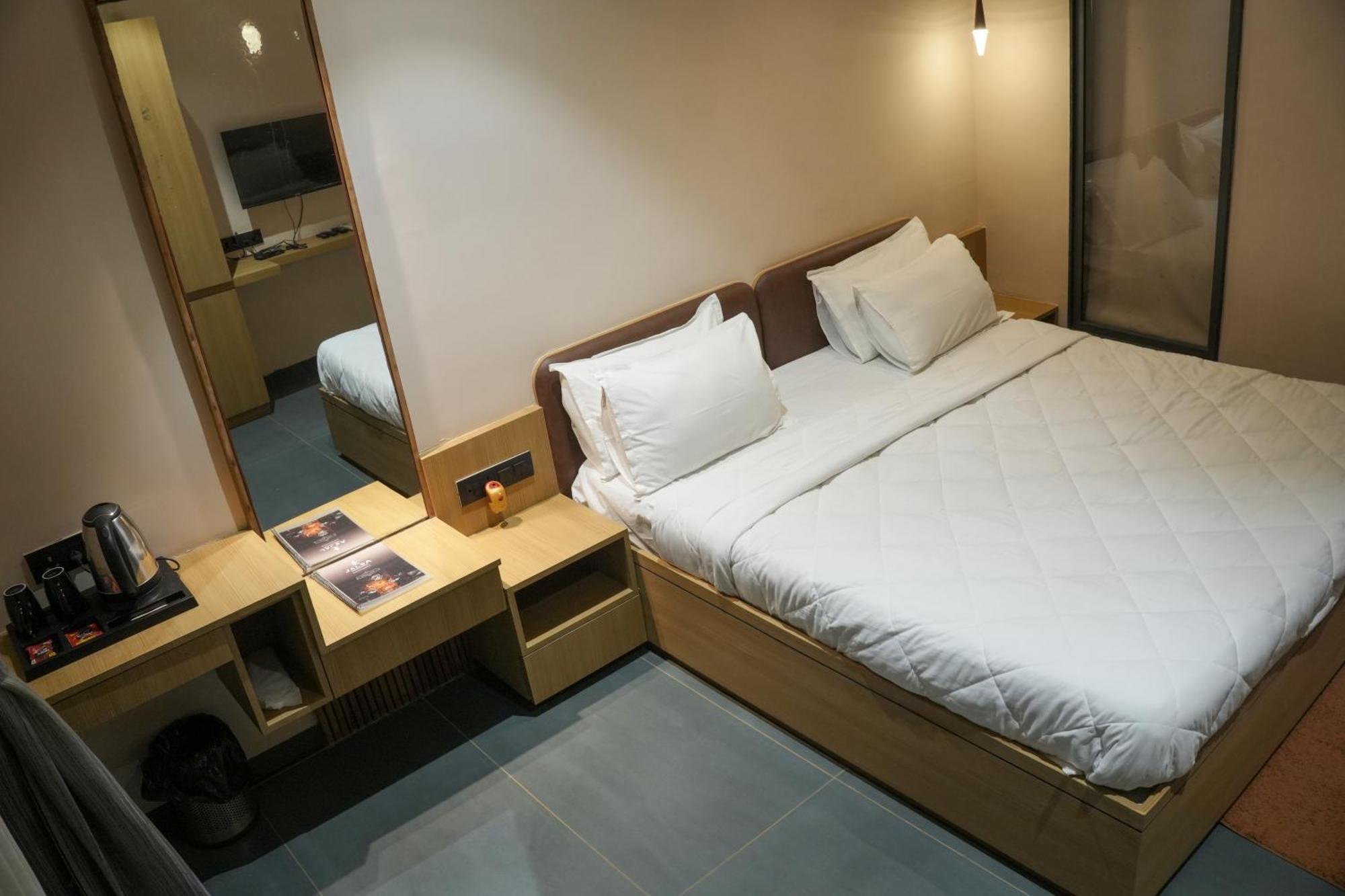 Vits Roccia Hill Resort And Adventure Park, Navapur Songadh Extérieur photo
